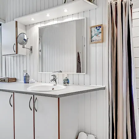 Holiday home 2 Bedroom Gorgeous In