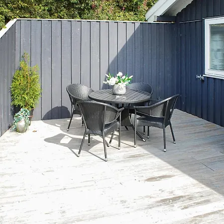 2 Bedroom Gorgeous In Holiday home *
